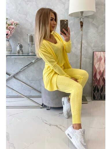 Geltonos spalvos moteriškas kostiumėlis MOD876 8