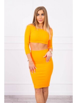 Neoninės oranžinės spalvos moteriškas kostiumėlis MOD693