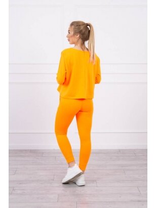 Neoninės oranžinės spalvos sportinis kostiumas MOD623