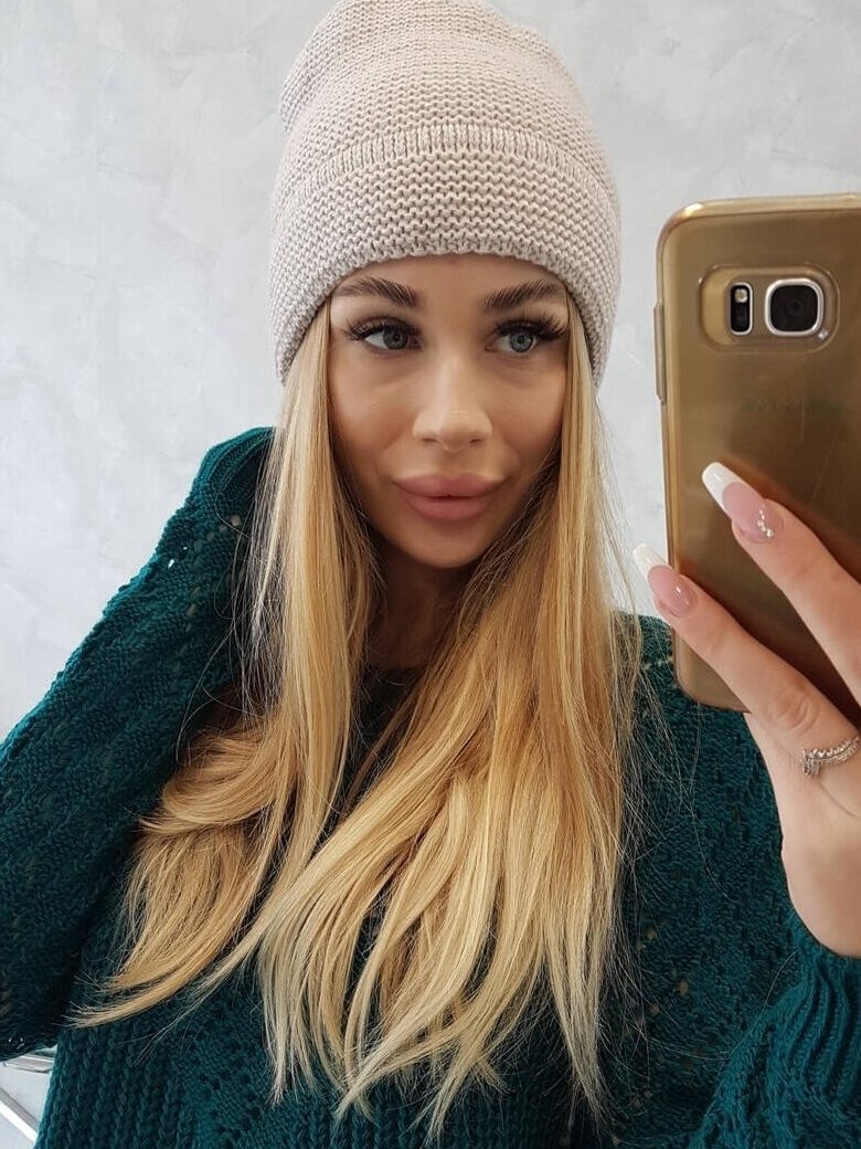 Šviesiai smėlinės spalvos kepurė K223 GP Šviesiai smėlinės spalvos kepurė K223 GP
