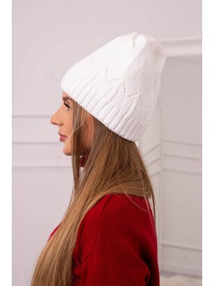 Baltos spalvos kepurė K333