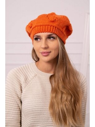Oranžinės spalvos kepurė K369