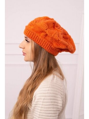 Oranžinės spalvos kepurė K369