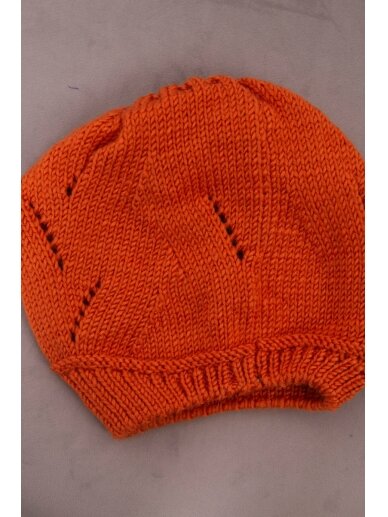 Oranžinės spalvos kepurė K371 4