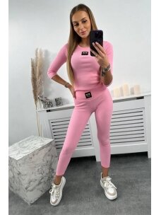 Šviesiai rožinės spalvos sportinis kostiumas KST0054