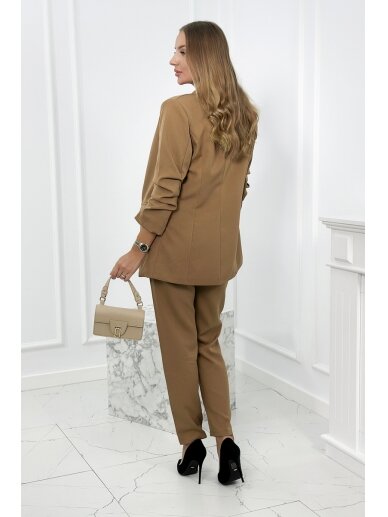 Šviesiai rudos spalvos moteriškas kostiumėlis KST0025 3