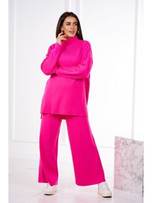 Neoninės rožinės spalvos megztas kostiumėlis MOD2455