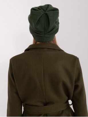Tamsiai žalios spalvos kepurė KP0059