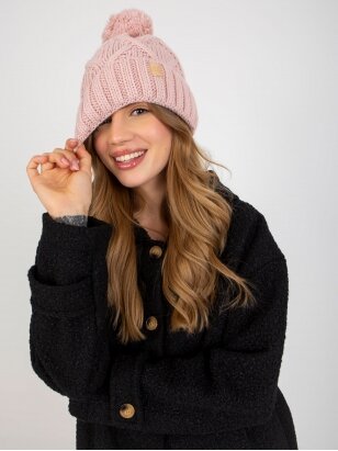 Šviesiai rožinės spalvos kepurė KP0044