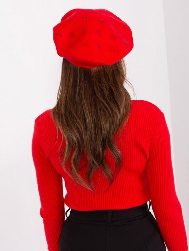 Raudonos spalvos kepurė KP0056 1