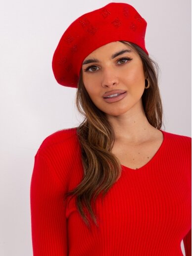 Raudonos spalvos kepurė KP0056 2