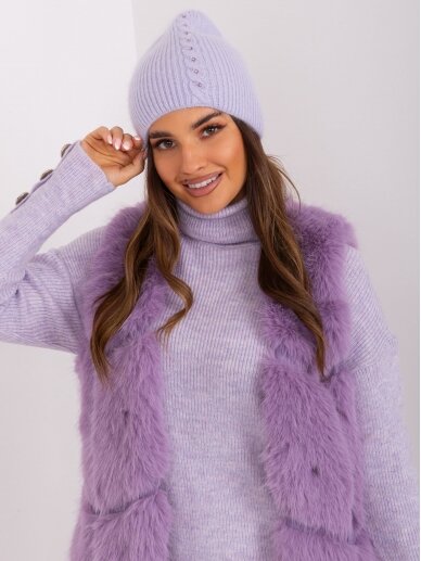 Šviesiai violetinės spalvos kepurė KP0058 3