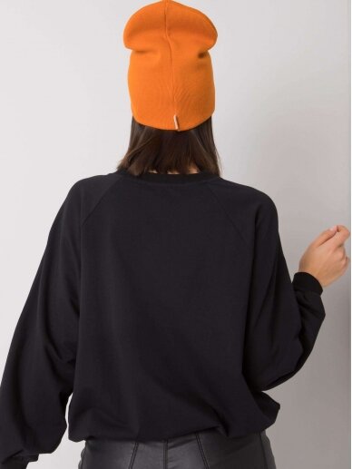 Oranžinės spalvos kepurė KP0041 1
