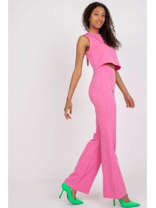 Rožinės spalvos moteriškas kostiumėlis MOD1890