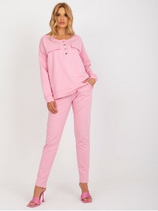 Rožinės spalvos moteriškas kostiumėlis MOD2279