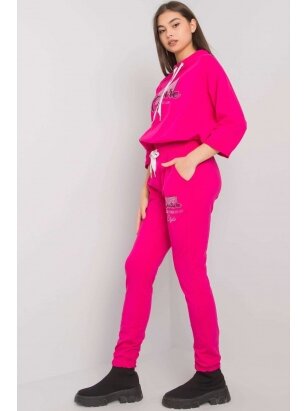 Rožinės spalvos sportinis kostiumas MOD1603