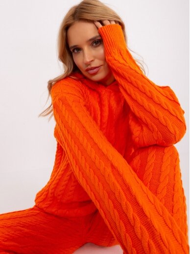 Oranžinės spalvos megztas kostiumėlis MOD2435 2