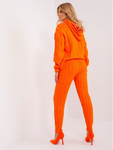 Oranžinės spalvos megztas kostiumėlis MOD2435 5
