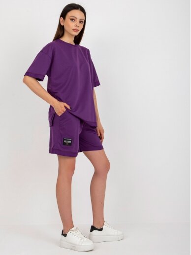 Violetinės spalvos kostiumėlis su šortais MOD2291