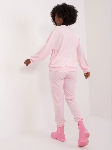 Šviesiai rožinės spalvos veliūrinis kostiumėlis KST0488 1