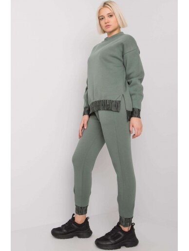 Žalias moteriškas kostiumėlis MOD1671 1