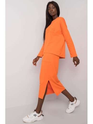 Oranžinės spalvos moteriškas kostiumėlis MOD1135 1
