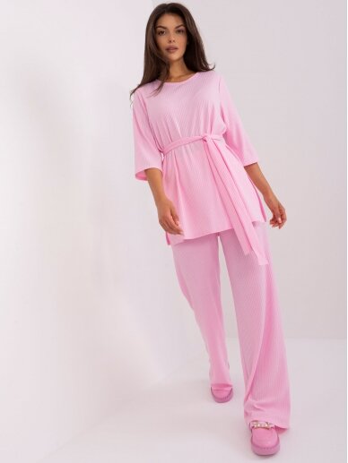 Šviesiai rožinės spalvos moteriškas kostiumėlis MOD2316 6