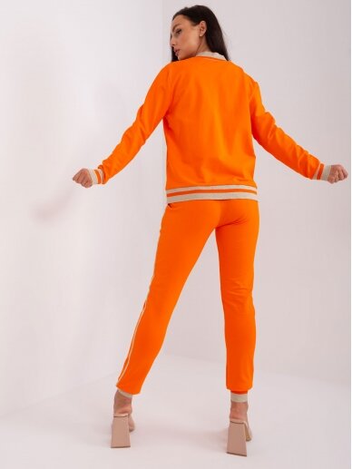 Oranžinės spalvos sportinis kostiumas MOD2376 1
