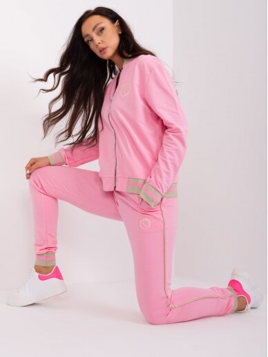 Šviesiai rožinės spalvos sportinis kostiumas MOD2376 2