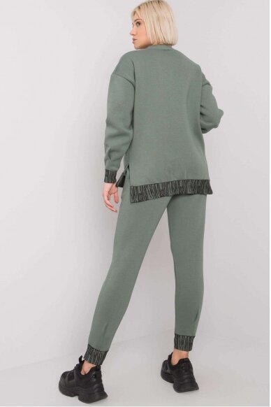 Žalias moteriškas kostiumėlis MOD1671 3
