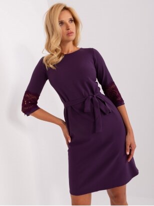 Tamsiai violetinės spalvos suknelė MOD2332