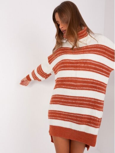 Tamsiai oranžinės spalvos dryžuotas megztinis MOD2416 3