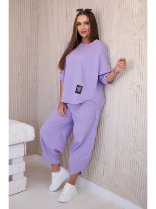 Šviesiai violetinės spalvos moteriškas kostiumėlis KST0016