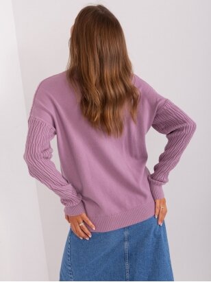Šviesiai violetinės spalvos megztinis MOD2389