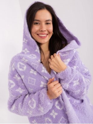 Šviesiai violetinės spalvos megztinis MGZ0088