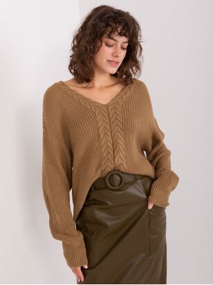 Šviesiai rudos spalvos megztinis MGZ0109