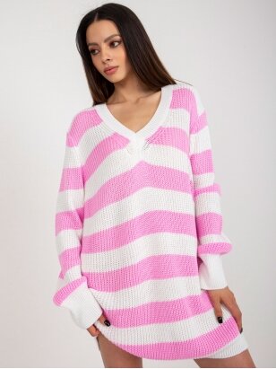 Rožinės spalvos dryžuotas megztinis MOD2284