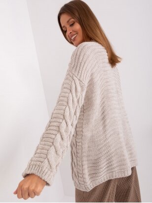 Smėlinės spalvos megztinis MGZ0117