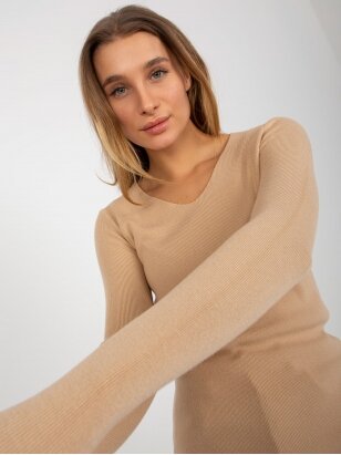 Šviesiai rudos spalvos megztinis MGZ0236
