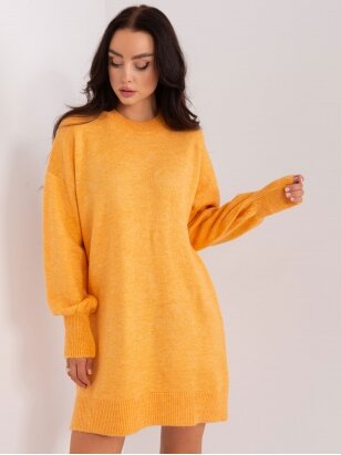 Šviesiai oranžinės spalvos megztinis MGZ0291