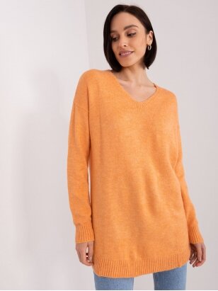 Šviesiai oranžinės spalvos megztinis MGZ0295