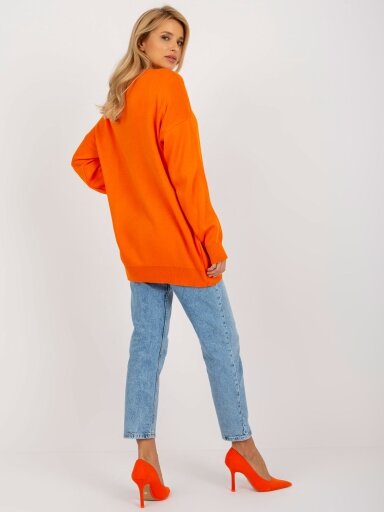 Oranžinės spalvos megztinis MOD2181 GP