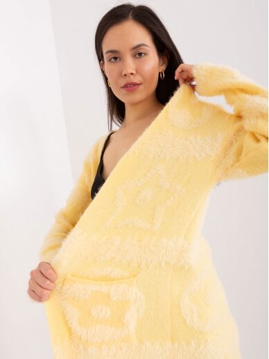 Šviesiai geltonos spalvos megztinis MGZ0063 2