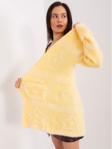 Šviesiai geltonos spalvos megztinis MGZ0063 1