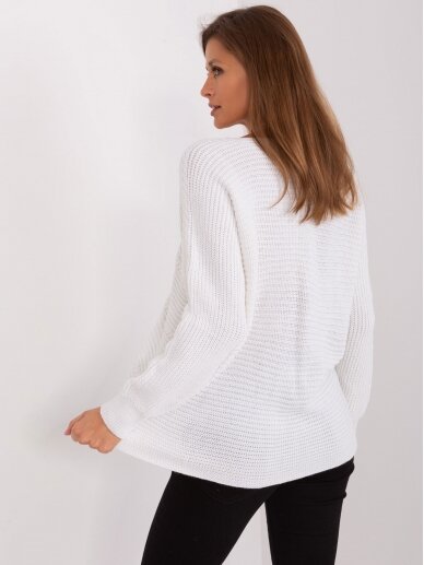 Nebalintos drobės spalvos megztinis MGZ0111 1