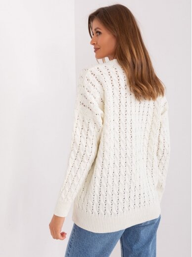 Nebalintos drobės spalvos megztinis MGZ0113 3